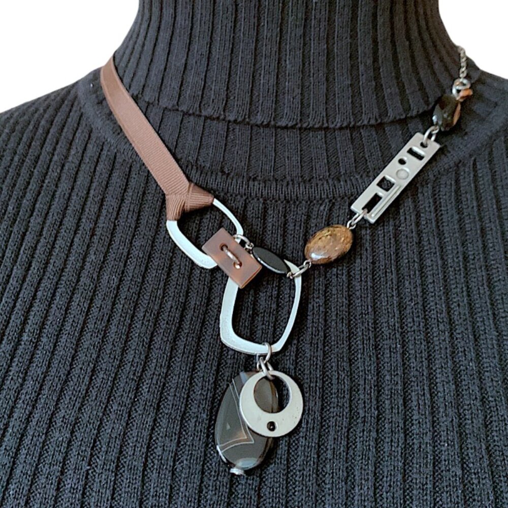 Stella mix material short necklace - with brown ribbon, silver brown